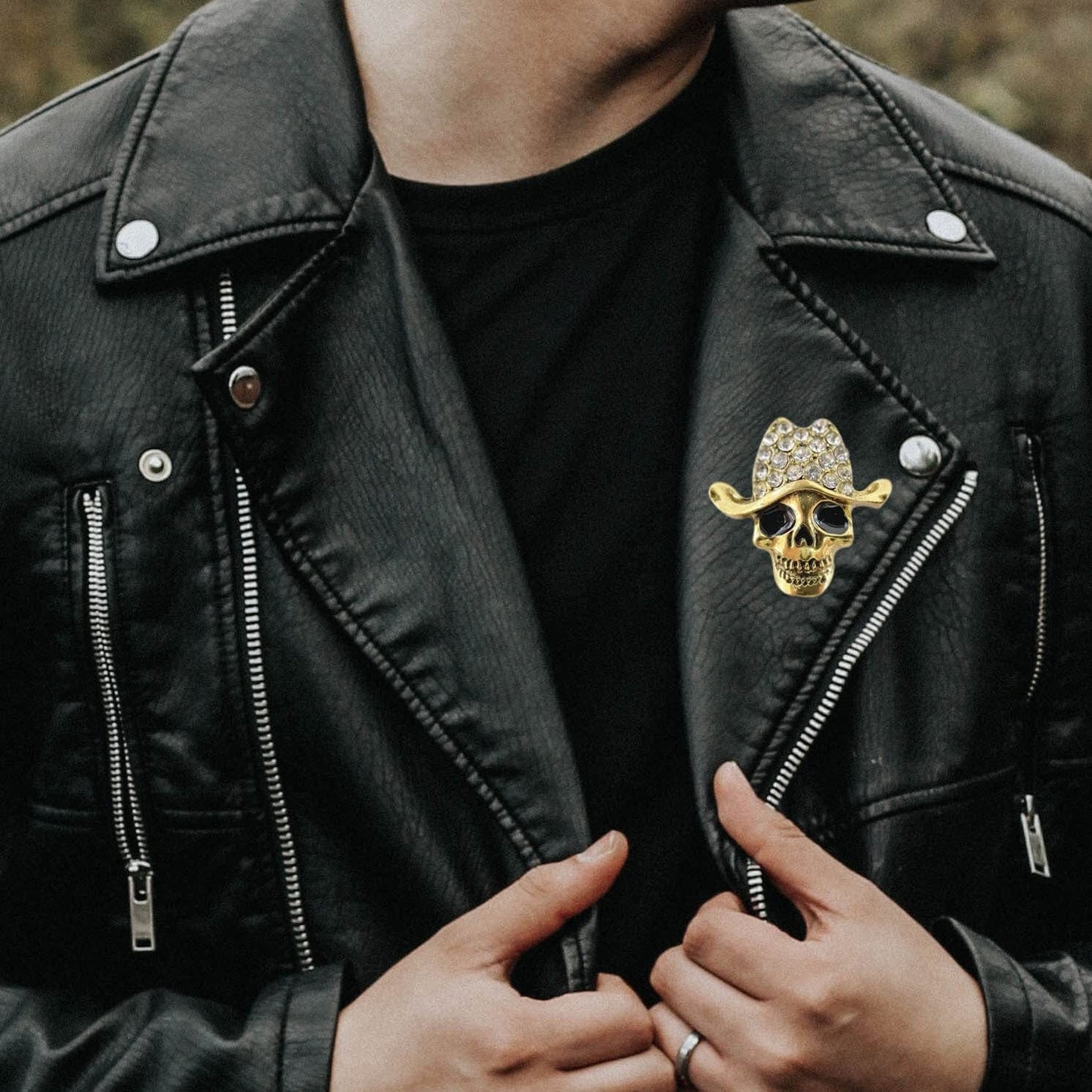 Skull Brooch, Gold Plated Skeleton Brooch Pin for Women Men, Goth Pirate Brooches with Rhinestones, Halloween Pins for Backpacks, Hat, Jackets, Lapel, Collar (Skull Gold)