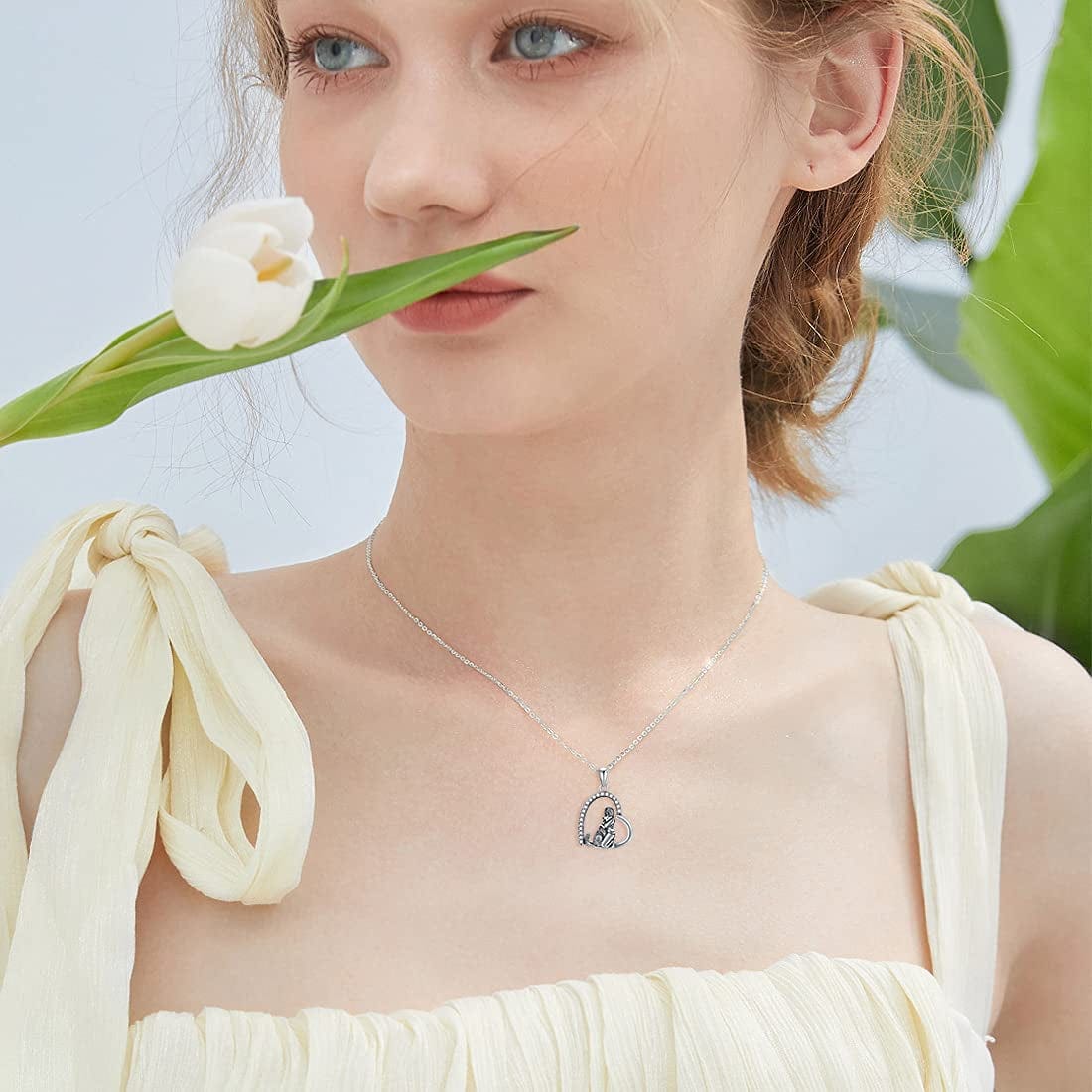 Wolf Necklace for Women 925 Sterling Silver Wolf Pendant Girls with Wolf Gift for Women