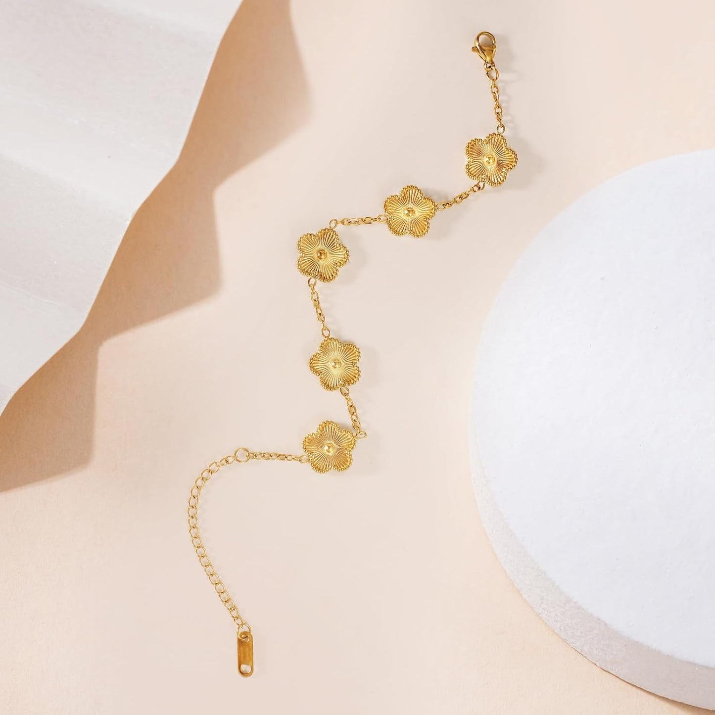 18K Gold Plated Clover Bracelet Set Dupes Bracelet for Women Flower Lucky Clover Bracelets Trendy Jewelry Birthday Gifts for Women/Mom/Friends/Besties/Sister