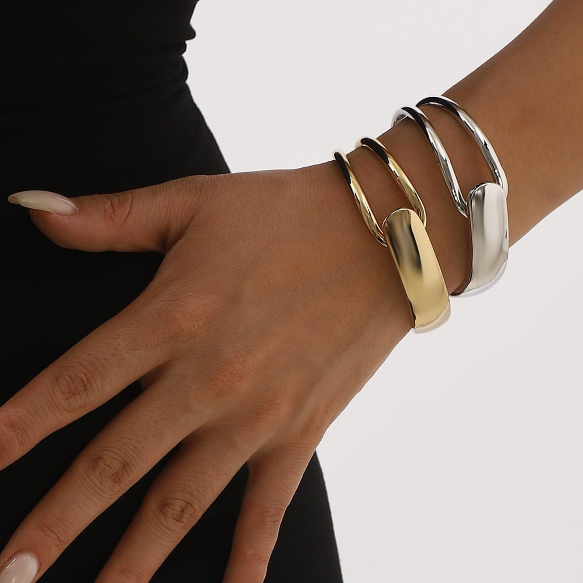 Chunky Gold Bracelet for Women, 14K Gold Plating Open Hollow Asymmetrical Geometric Bracelets Fashionable Minimalist Gift Jewelry