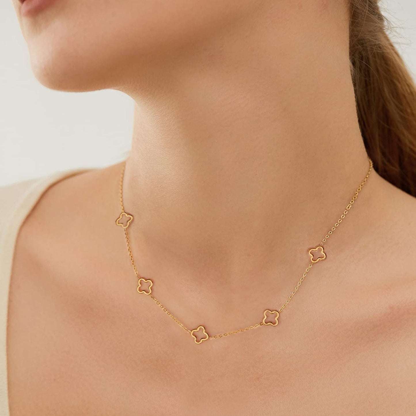 18K Gold Plated Four Leaf Clover Necklace Exquisite Gold Four Leaf Clover Necklace Stainless Steel Flower Lucky Pendant Dainty Jewelry Gifts