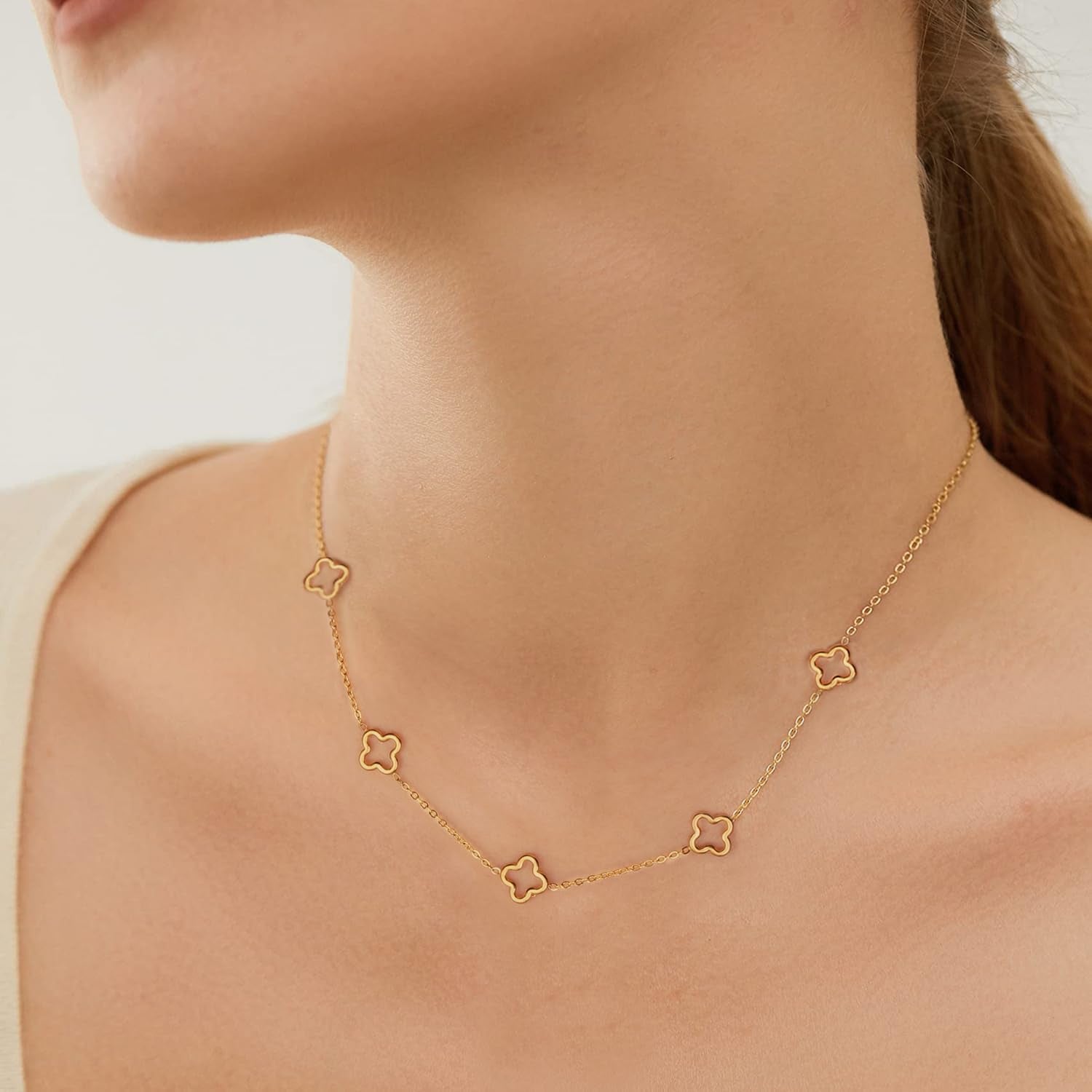 18K Gold Plated Four Leaf Clover Necklace Exquisite Gold Four Leaf Clover Necklace Stainless Steel Flower Lucky Pendant Dainty Jewelry Gifts