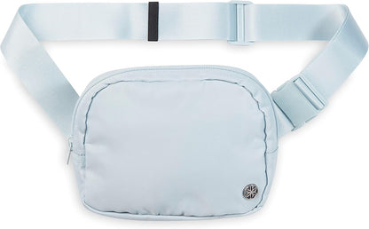 Man wearing Gaiam running belt for gym and exercise