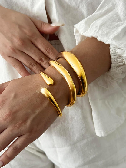 Chunky Gold Bangles for Women, 14K Gold Plated Twisted Hinged Stackable Bangle Bracelet Set, Trendy Cuff Bracelet Stack Fashion Jewelry Gifts