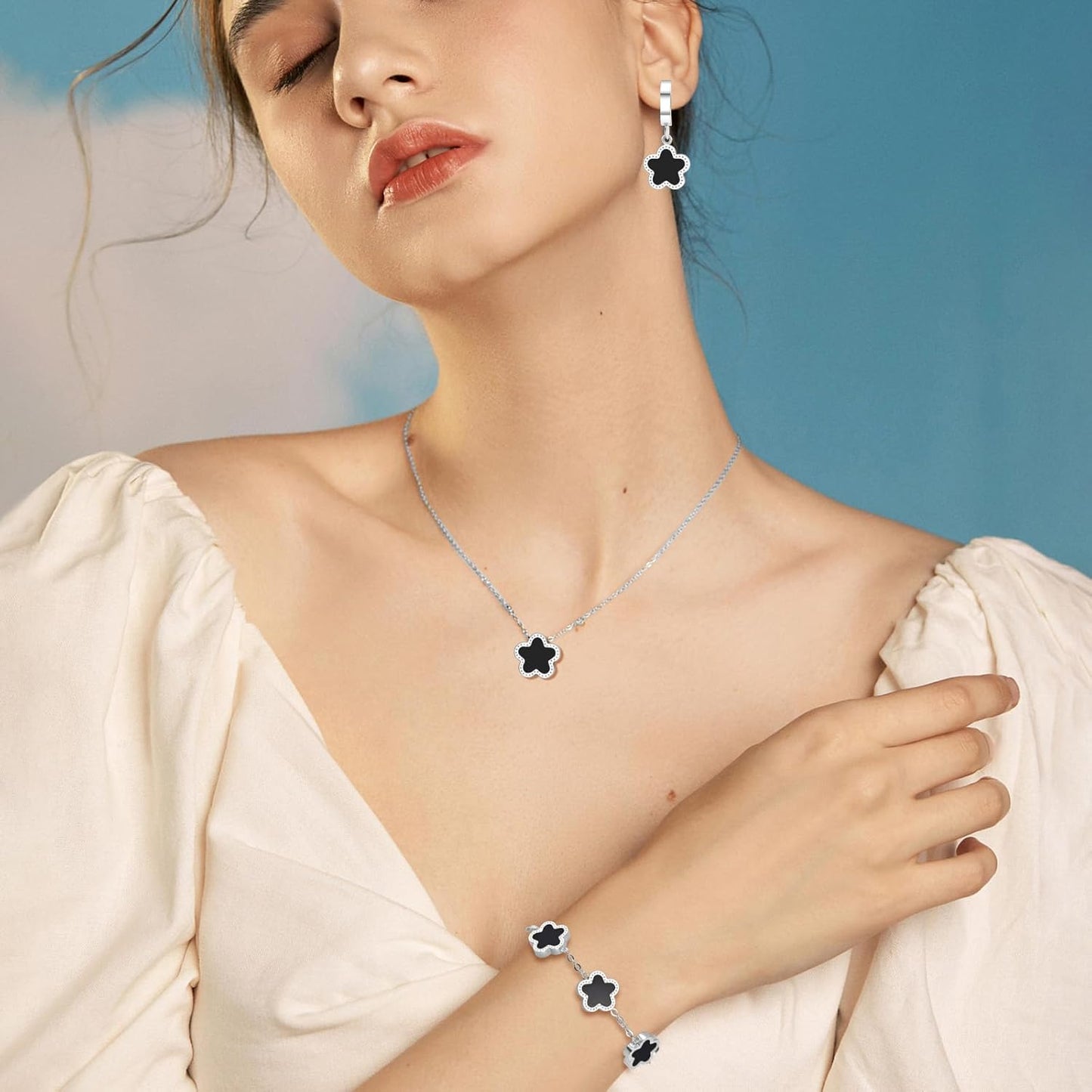 Lucky Clover Jewelry Set 18K Gold Plated Five Leaf Clover Necklace Bracelet Earrings Set Flower Jewelry Sets Birthday Gifts for Women