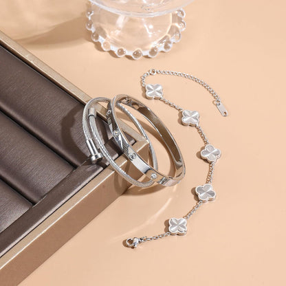 Womens Bracelet 18K Gold Plated Cuff Bangle Clover Bracelet Set for Women Four Leaf Lucky Bangle Jewelry Gift of Love