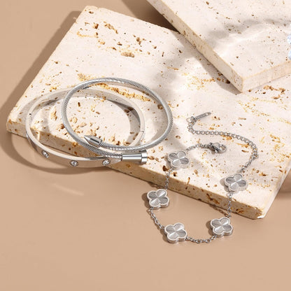 Womens Bracelet 18K Gold Plated Cuff Bangle Clover Bracelet Set for Women Four Leaf Lucky Bangle Jewelry Gift of Love