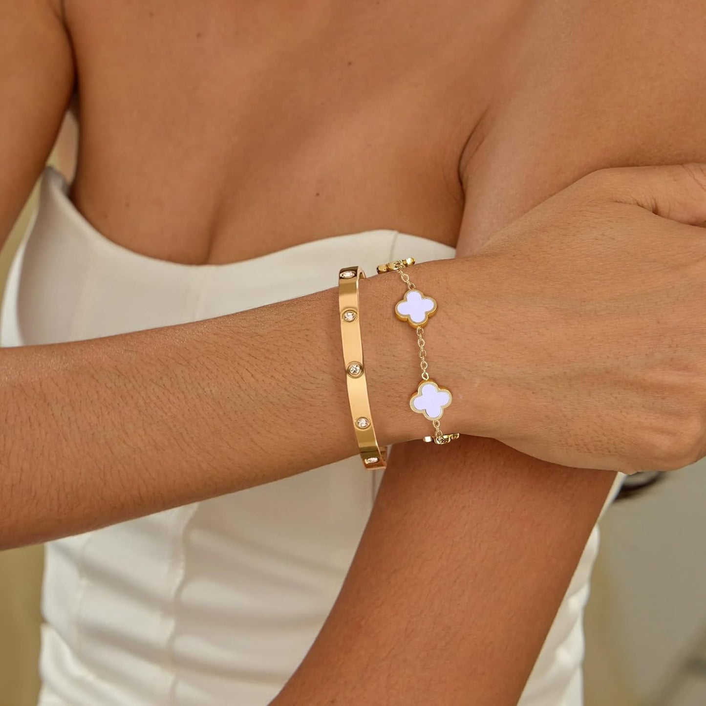 2Pcs 18K Gold Plated Clover Bracelet for Women Gold Love Bangle Four Leaf Clover Bracelet Set Gold Bracelets Stack Trendy Lucky Link Bracelets Jewelry Christmas Valentines Birthday Gifts for Women