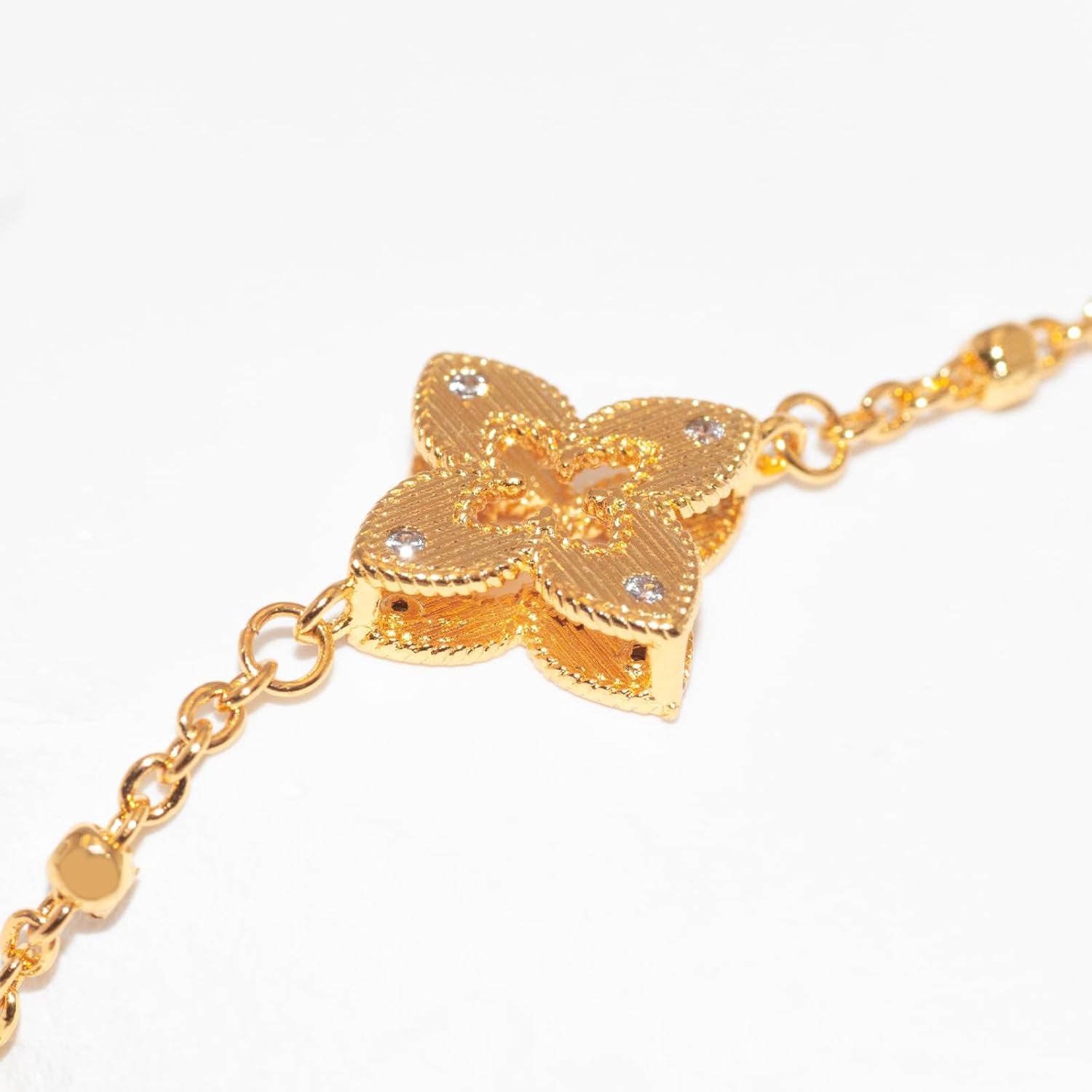 18K Gold Plated Clover Bracelet for Women, Hollow Four Leaf Clover Bracelet, Cross Flower Chain, Jewelry Gift for Birthday and Valentine'S Day with Gift Box