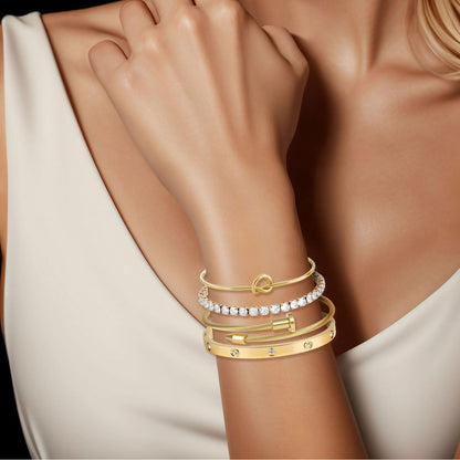 Bracelet Bangle Set, 4Pcs Stackable Four Leaf Gold Bracelet Set for Wife Mom Girlfriend