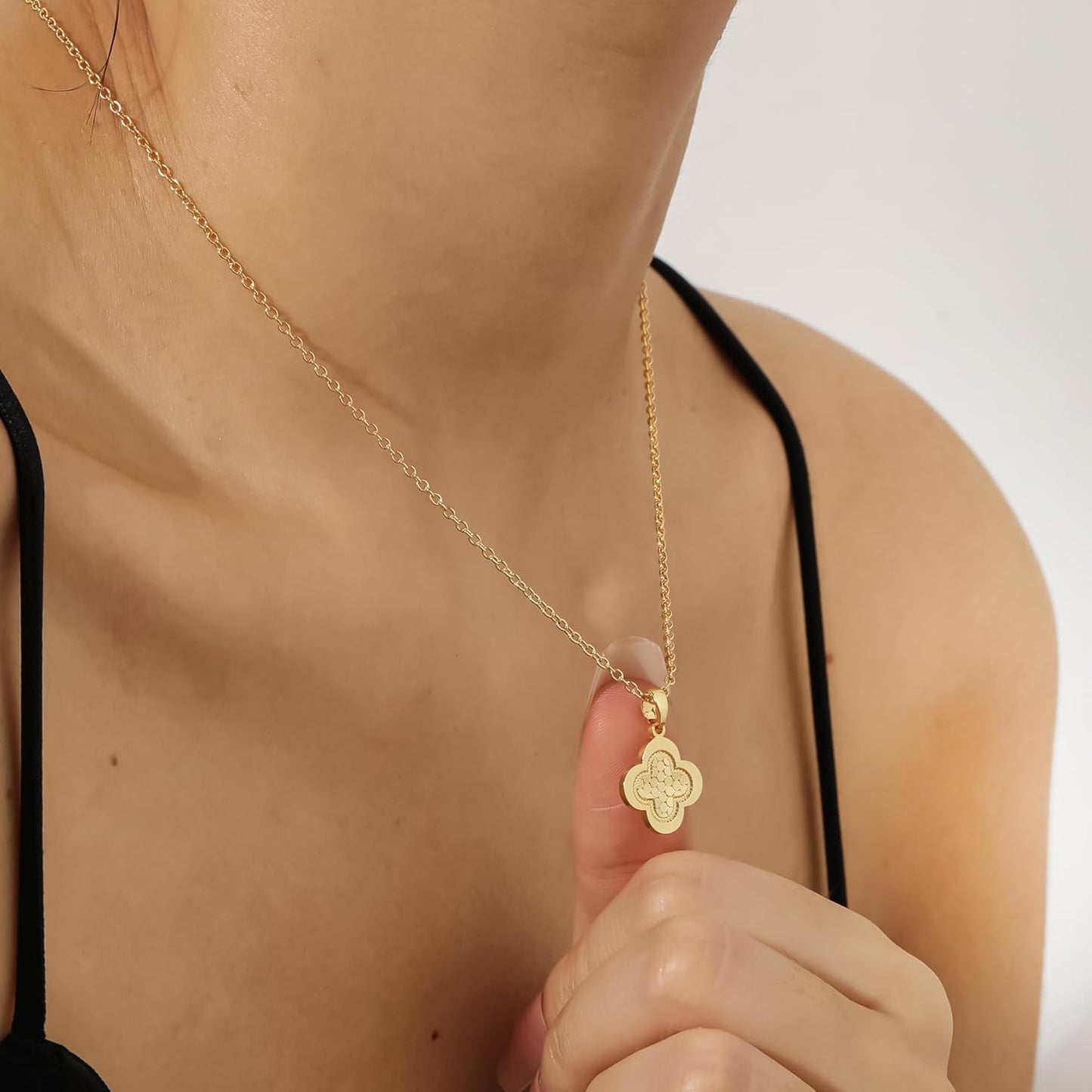 Gold Clover Necklace for Women Dainty 14K Gold Plated Pendant Necklace Adjustable Chain Choker Charm Colorful Clover Pendant Lucky Necklaces for Women Jewelry