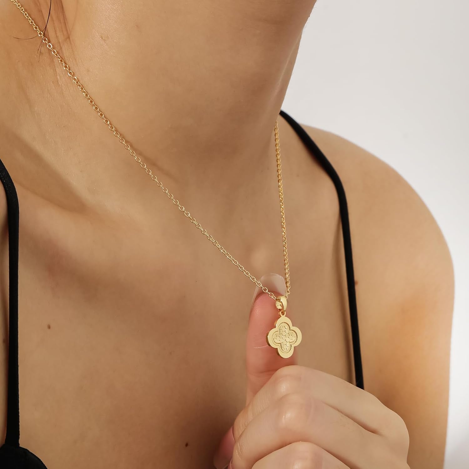 Gold Clover Necklace for Women Dainty 14K Gold Plated Pendant Necklace Adjustable Chain Choker Charm Colorful Clover Pendant Lucky Necklaces for Women Jewelry