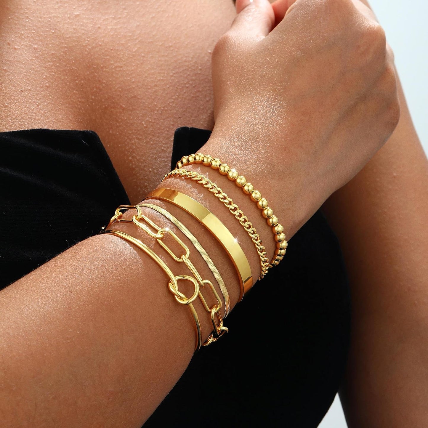 Waterproof gold filled link chain bangles close-up