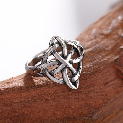 Close-up of witch knot ring demonstrating detailed Celtic jewelry craftsmanship