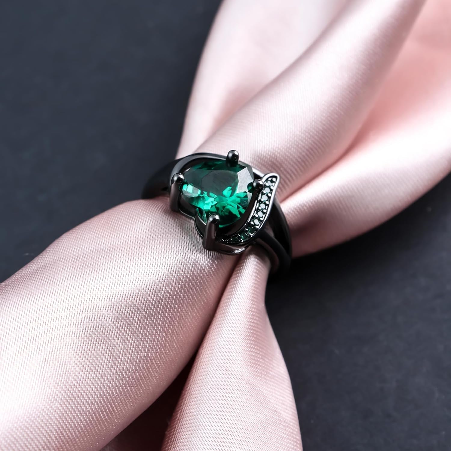 Engagement Rings for Women AAA+ Heart Cubic Zirconia Promise Rings for Her Womens Rings Black Gold Gothic Rings Christmas Gifts Fashion Wedding Rings Statement Rings for Women