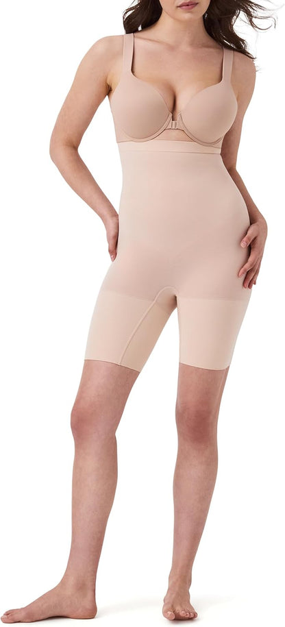 Comparison of SPANX shapewear smoothing effect on body silhouette