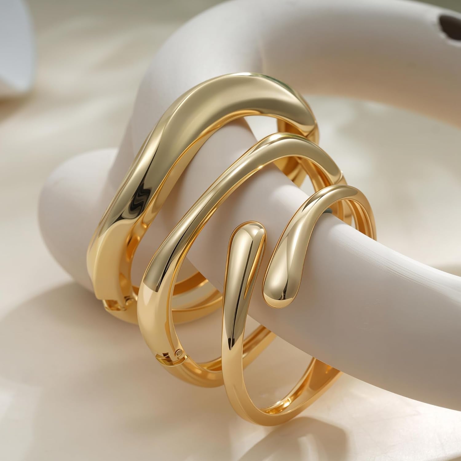 18K gold plated non-tarnish bangle bracelet gift presentation