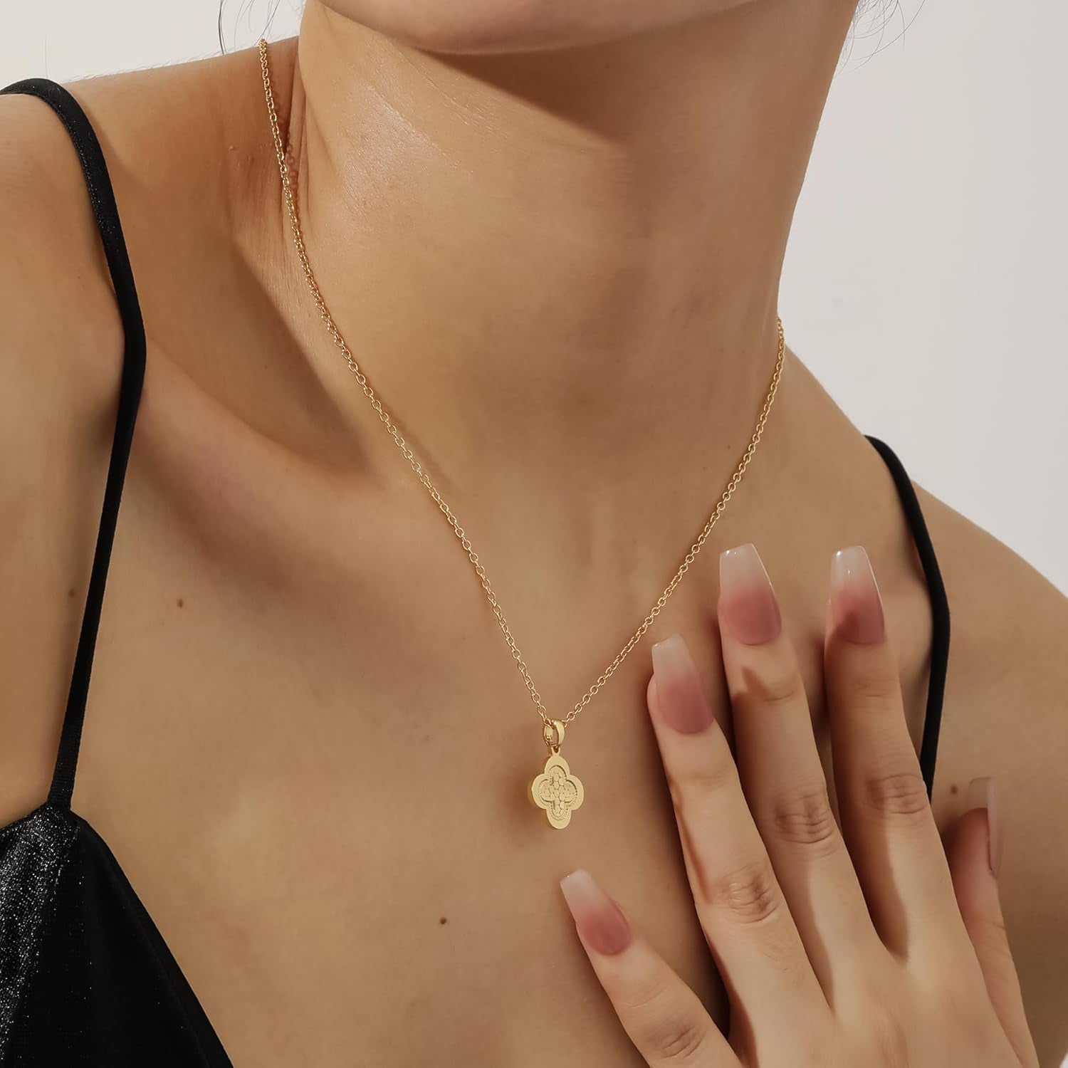 Gold Clover Necklace for Women Dainty 14K Gold Plated Pendant Necklace Adjustable Chain Choker Charm Colorful Clover Pendant Lucky Necklaces for Women Jewelry