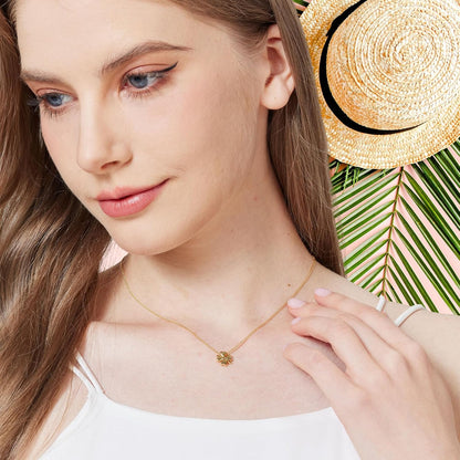 Four-Leaf Clover Necklace for Women–18K Gold-Plated,Luck Good Fortune Pendant,Stylish Jewelry Gift,Lucky Charm Necklace