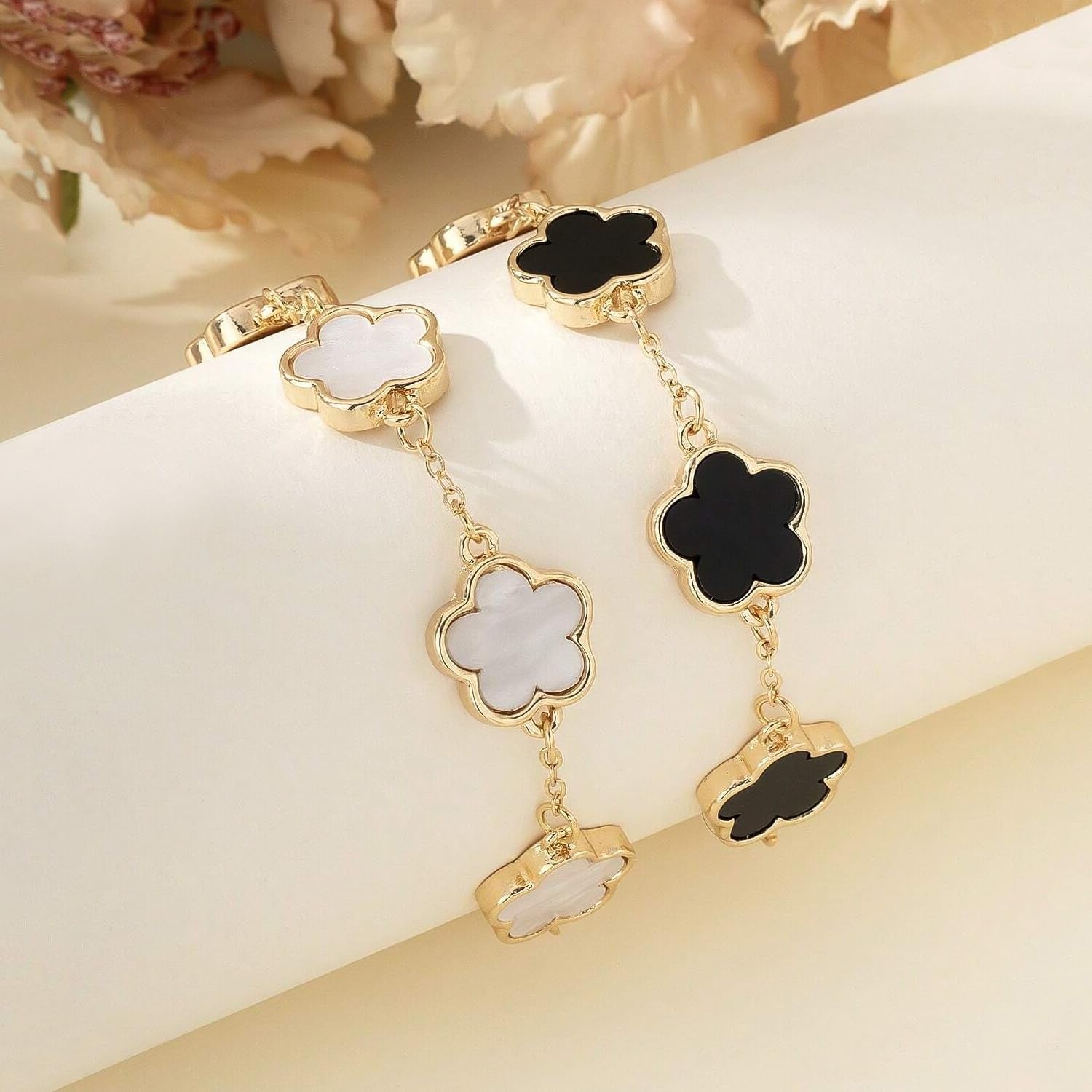 2 PCS Lucky Flower Bracelet Set for Women, Delicate Floral Chain Link, Cute and Classic Jewelry Accessory, Ideal for Daily Wear and All Occasions