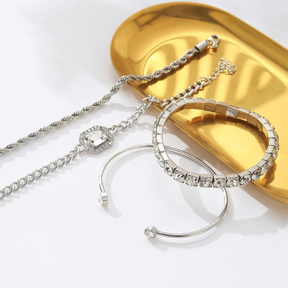 Silver paperclip chain bracelet in delicate dainty style