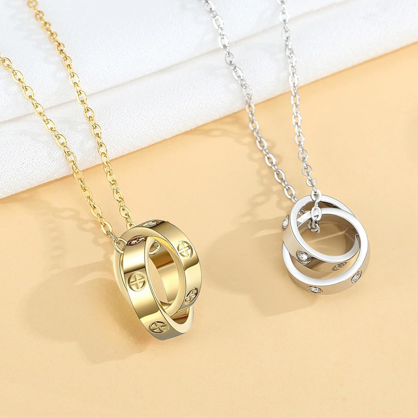 18K Gold-Plated Interlocking Circles Love Necklace for Women, Adjustable Stainless Steel Silver Pendant Necklace, Unique Gifts for Women on Birthday Christmas Valentines