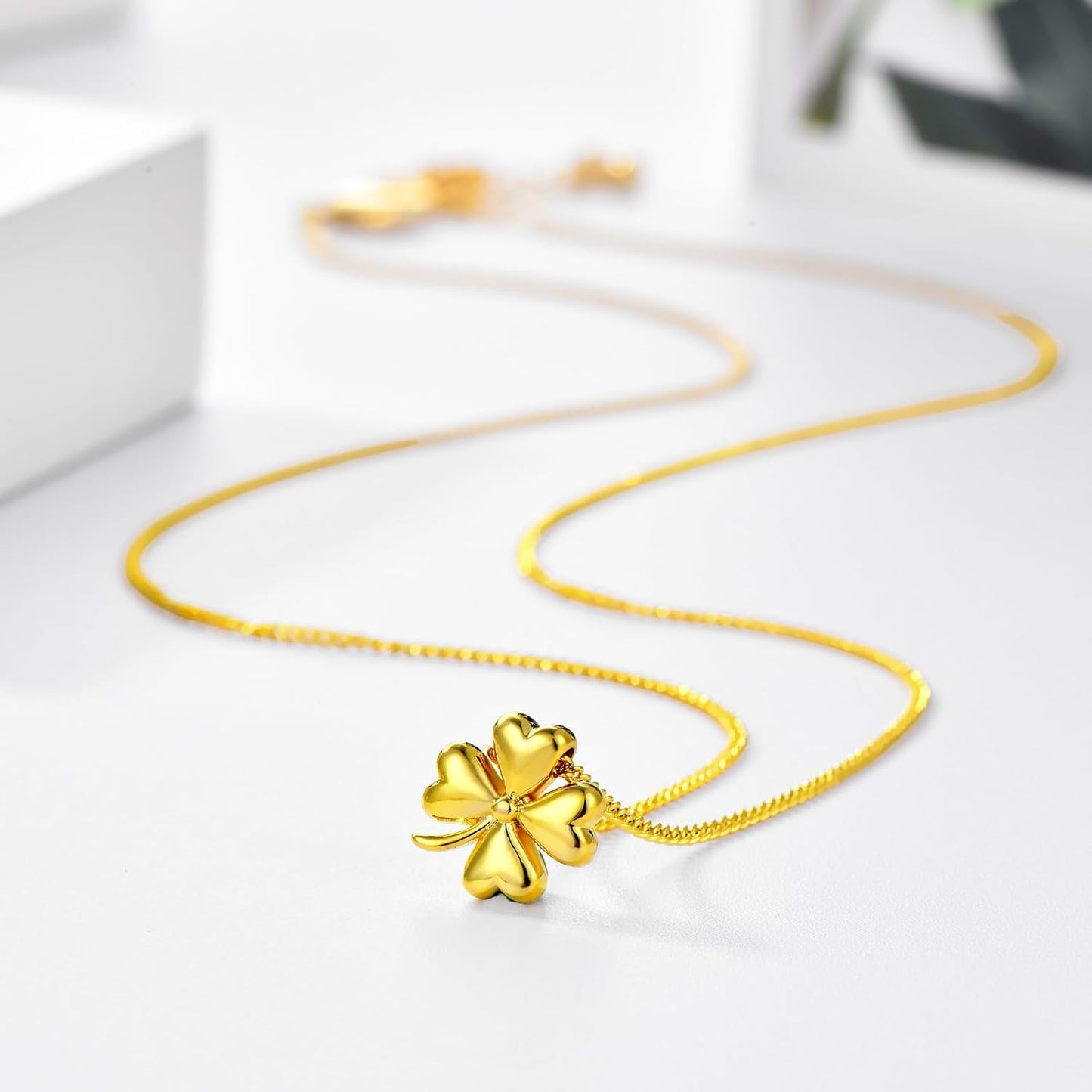 Four-Leaf Clover Necklace for Women–18K Gold-Plated,Luck Good Fortune Pendant,Stylish Jewelry Gift,Lucky Charm Necklace