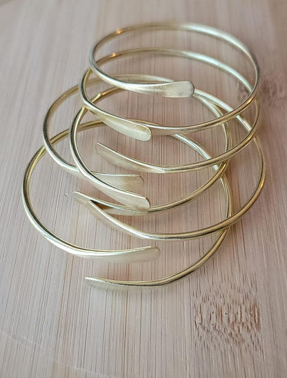 Beaditwearitloveit Brass Cuff Bracelets Set, African Brass Bangles for Women, Hammered Ends Stacking Bracelets, Boho Tribal Cultural Jewelry