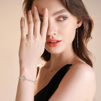 3Pcs Gold Plated Clover Bracelets for Women Trendy Lucky Sliver Four Leaf Clover Bracelet Set Stack White/Pink/Golden Jewelry Charm Flower Pulseras Para Mujer Birthday Gifts for Women/Mom/Friends