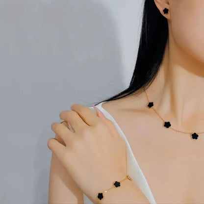 18K Gold Plated Four Leaf Clover Necklace for Women Four Leaf Clover Necklace Flower Lucky Pendant Dainty Jewelry