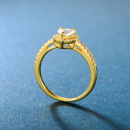 Women's wedding ring with heart-shaped cubic zirconia design