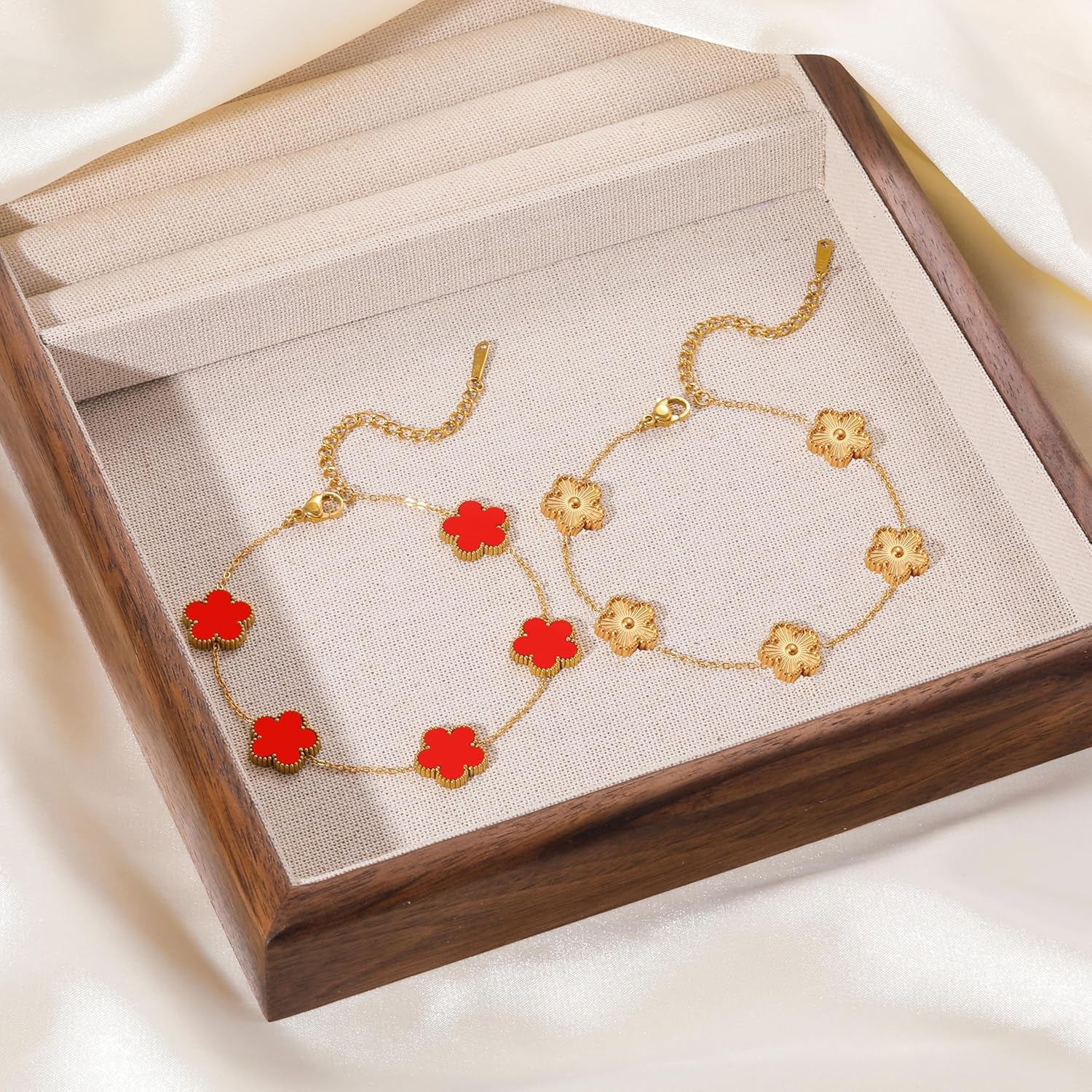 Five Leaf Clover Bracelet for Women-18K Gold Plated Lucky Link Grass Bracelets Stainless Steel White/Black/Blue/Gold/Crystal Flower Trendy Jewelry Gifts (Gold+Red)