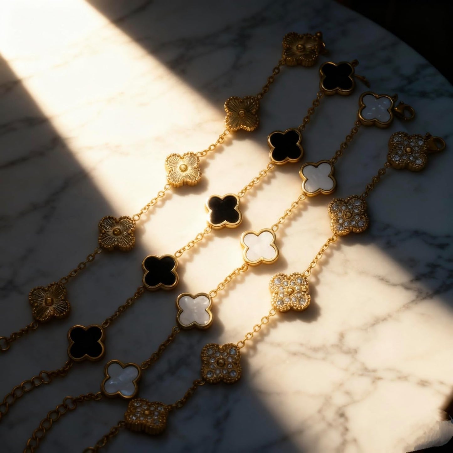 18K Gold-Plated Four-Leaf Clover Clover Women'S Lucky Bracelet White/Black/Red/Green Flower/Gold Four-Leaf Link Bracelet Fashionable Jewelry Gifts for Women