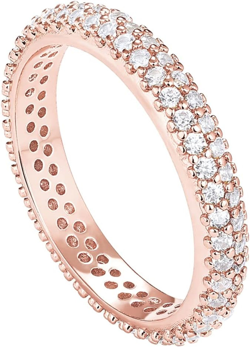 Eternity ring size comparison on model's hand