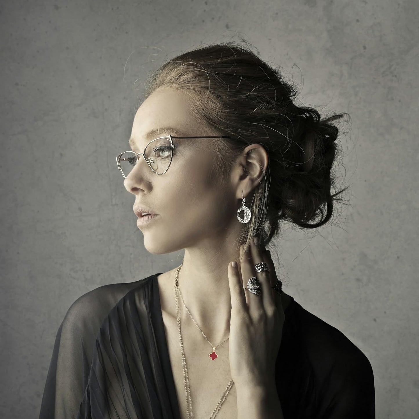 Four Leaf Clover Necklace for Women, Double Sided Mother of Pearl Pendant, Adjustable Chain, Dainty Gold Necklace, Elegant Necklaces for Women Jewelry Gifts