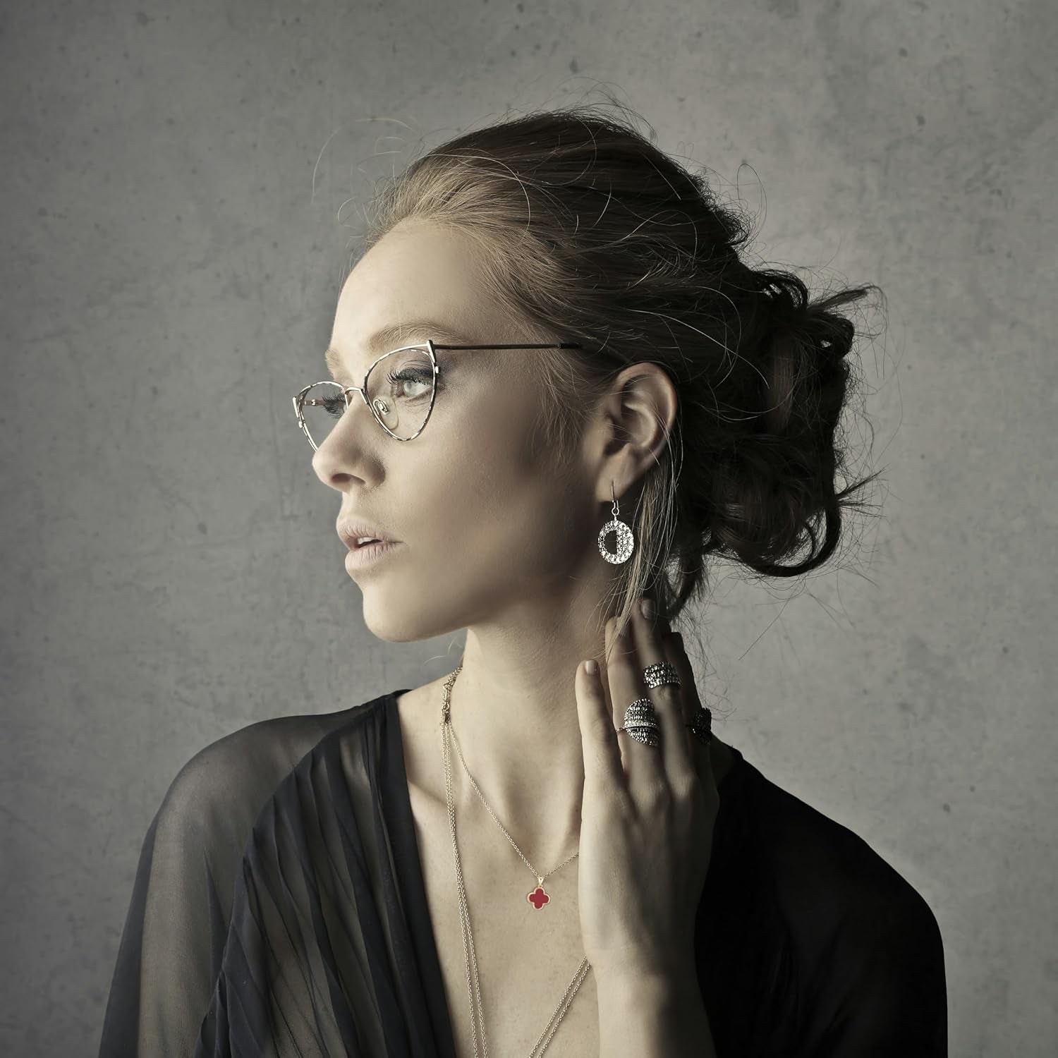 Four Leaf Clover Necklace for Women, Double Sided Mother of Pearl Pendant, Adjustable Chain, Dainty Gold Necklace, Elegant Necklaces for Women Jewelry Gifts