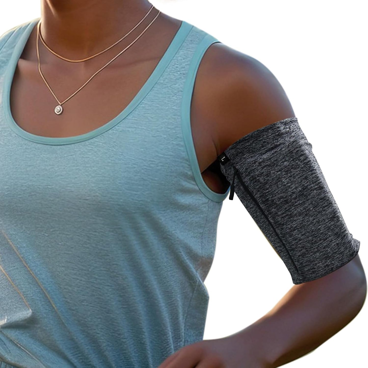 Sturdy zipper on water-resistant running armband