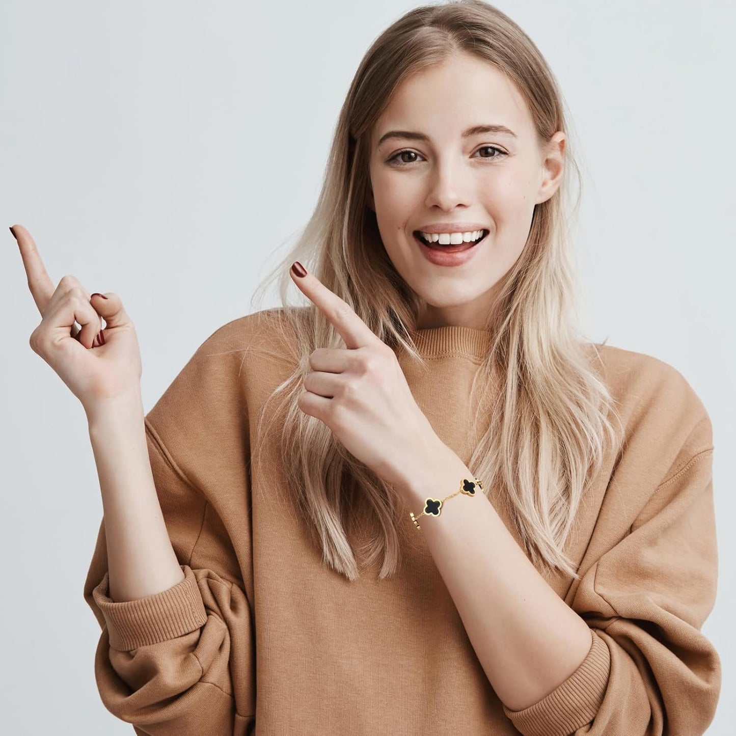 Clover Bracelets for Women 18K Gold Plated 4 Leaf Clover Bracelet Black White Red Green Cute Lucky Bracelets Jewelry Gifts Trendy for Women