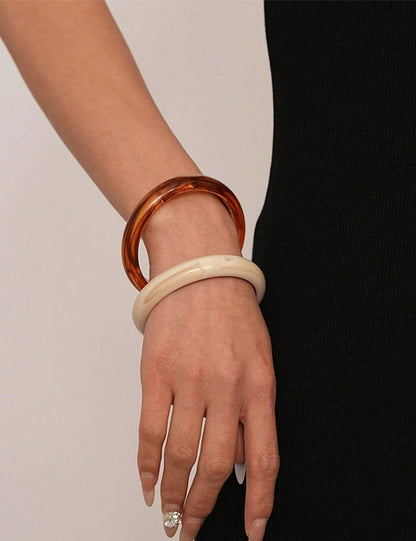 2PCS Resin Bracelet Set for Women Trendy Cream Acrylic Resin Bangle Bracelets Tortoise Shell Translucent Acetate Wristband Bangle Jewelry