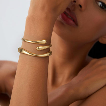 18K gold plated waterproof bangle bracelets close-up detail