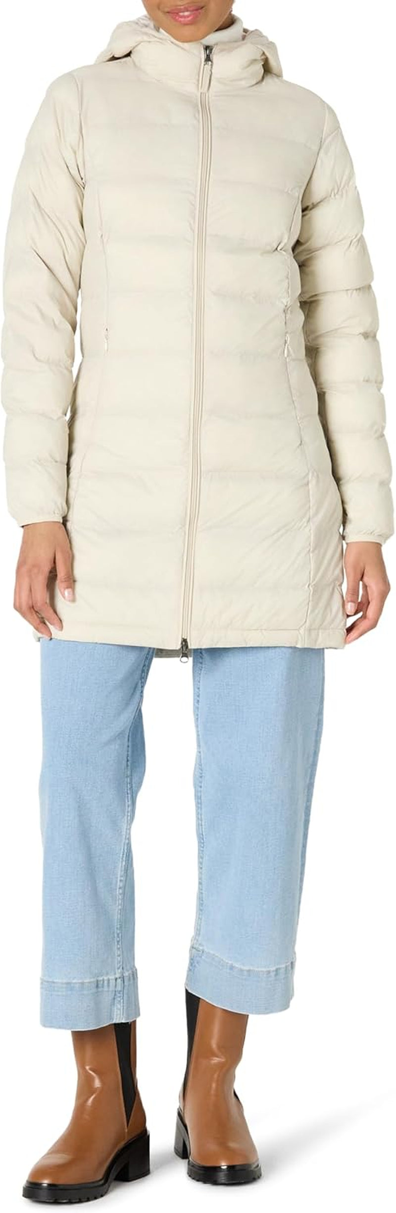 Amazon Essentials Womens Lightweight Water-Resistant Packable Hooded Puffer Coat (Available in plus Size)