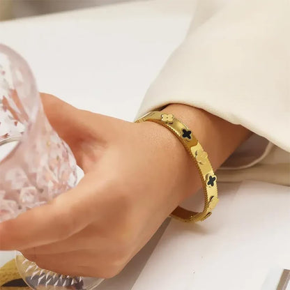 18K Gold Plated Lucky Clover Bracelet for Women Four Leaf Bangle Bracelets Trendy Jewelry Gifts for Women