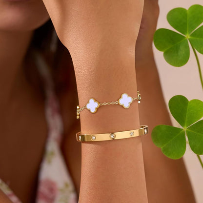 2Pcs 18K Gold Plated Clover Bracelet for Women Gold Love Bangle Four Leaf Clover Bracelet Set Gold Bracelets Stack Trendy Lucky Link Bracelets Jewelry Christmas Valentines Birthday Gifts for Women