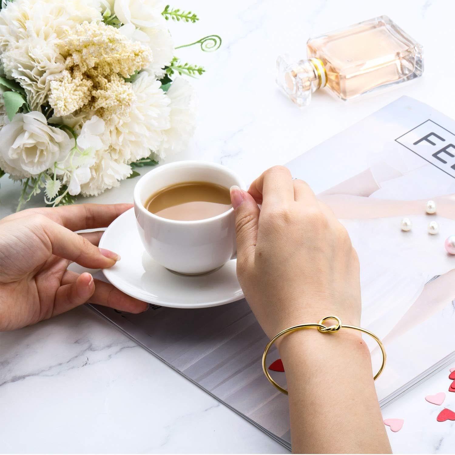 Hicarer 10 Pcs Knot Bracelet for Bridesmaid Proposal Gifts, Tie the Love Knot Bridesmaid Bracelet for Women Wedding Proposal Cuff Bangle with Cards(Gold)