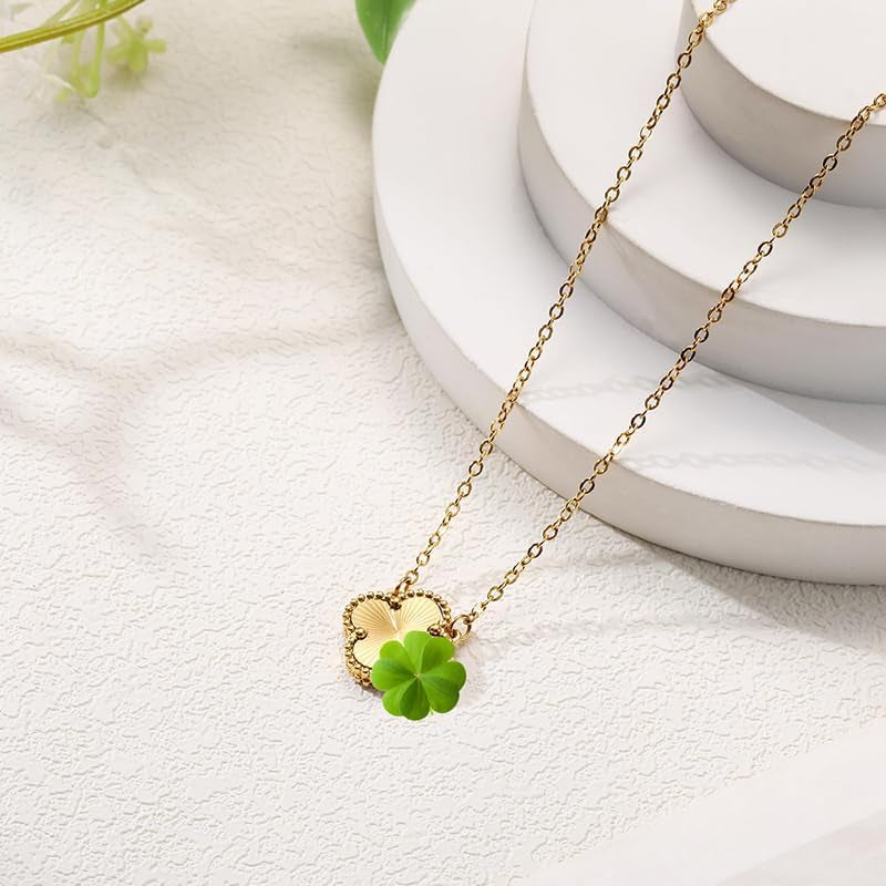 18K Gold Plated Clover Pendant Necklace for Women, Dainty Leaf Pendant Necklace Minimalist Lucky Charm Jewelry Gift (Gold)