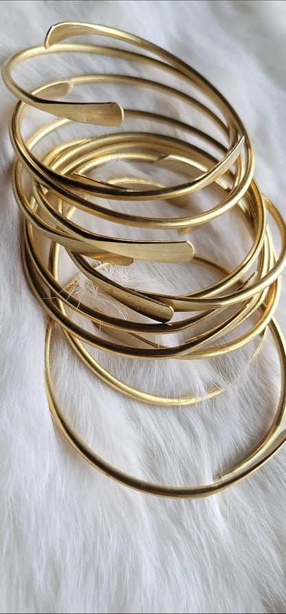 Beaditwearitloveit Brass Cuff Bracelets Set, African Brass Bangles for Women, Hammered Ends Stacking Bracelets, Boho Tribal Cultural Jewelry