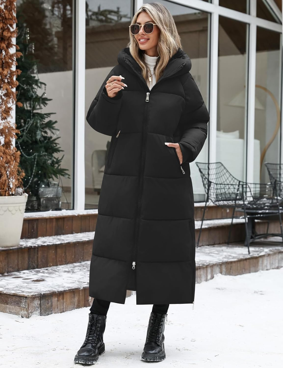 Hood detail on thickened padded women's puffer coat