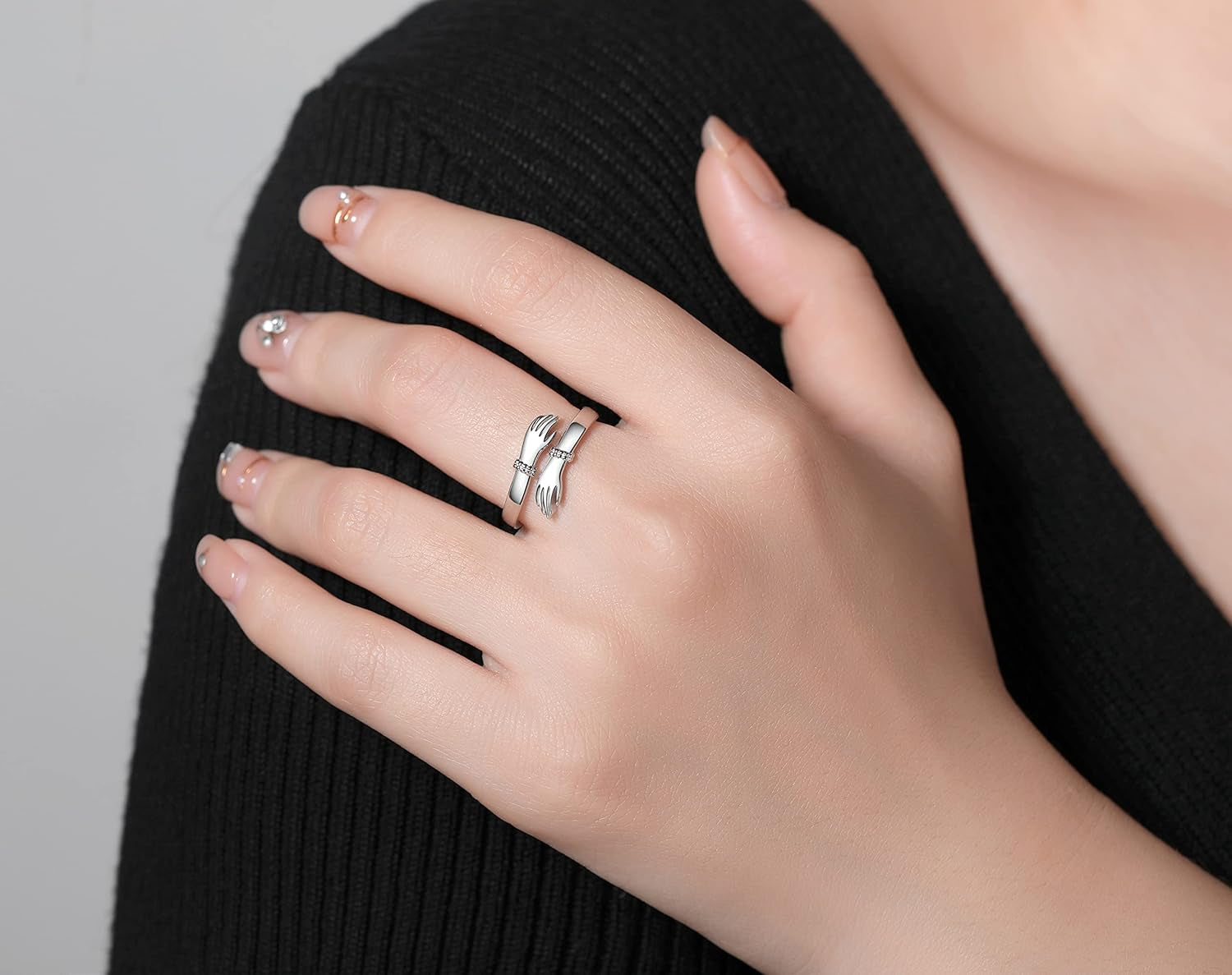 Adjustable step forward hug ring size fitting guide