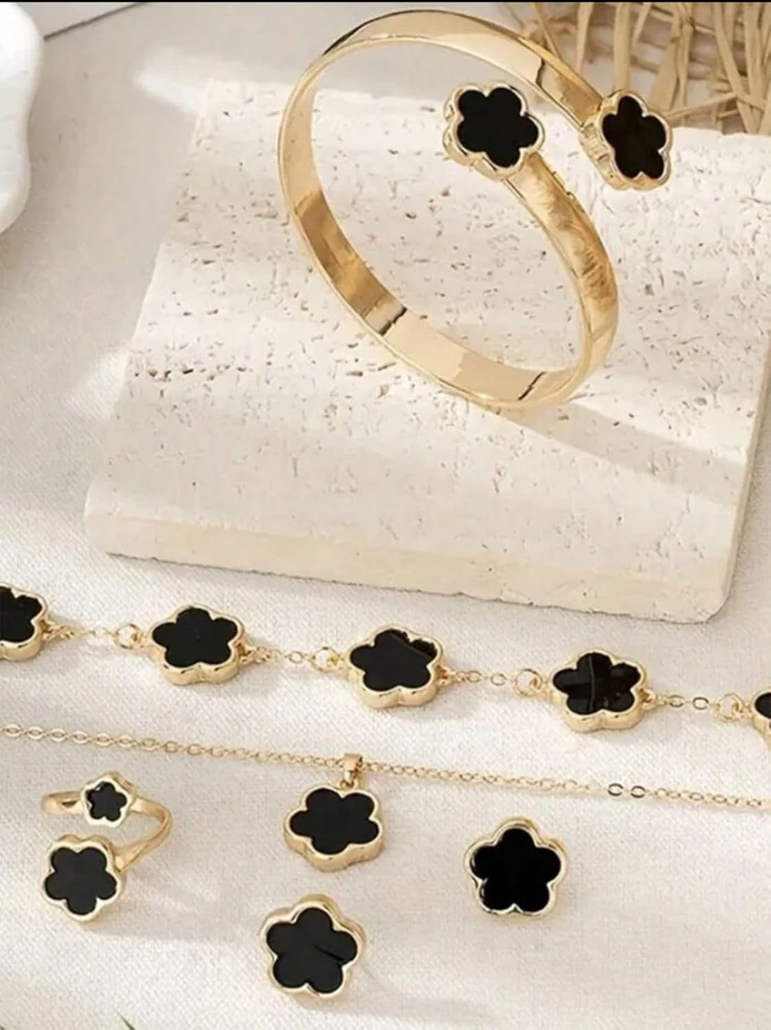 6Pcs/Set Fashion Lucky Clover Design Necklace, Earrings, Bracelet and Ring Jewelry Set, Unisex Jewelry Gift