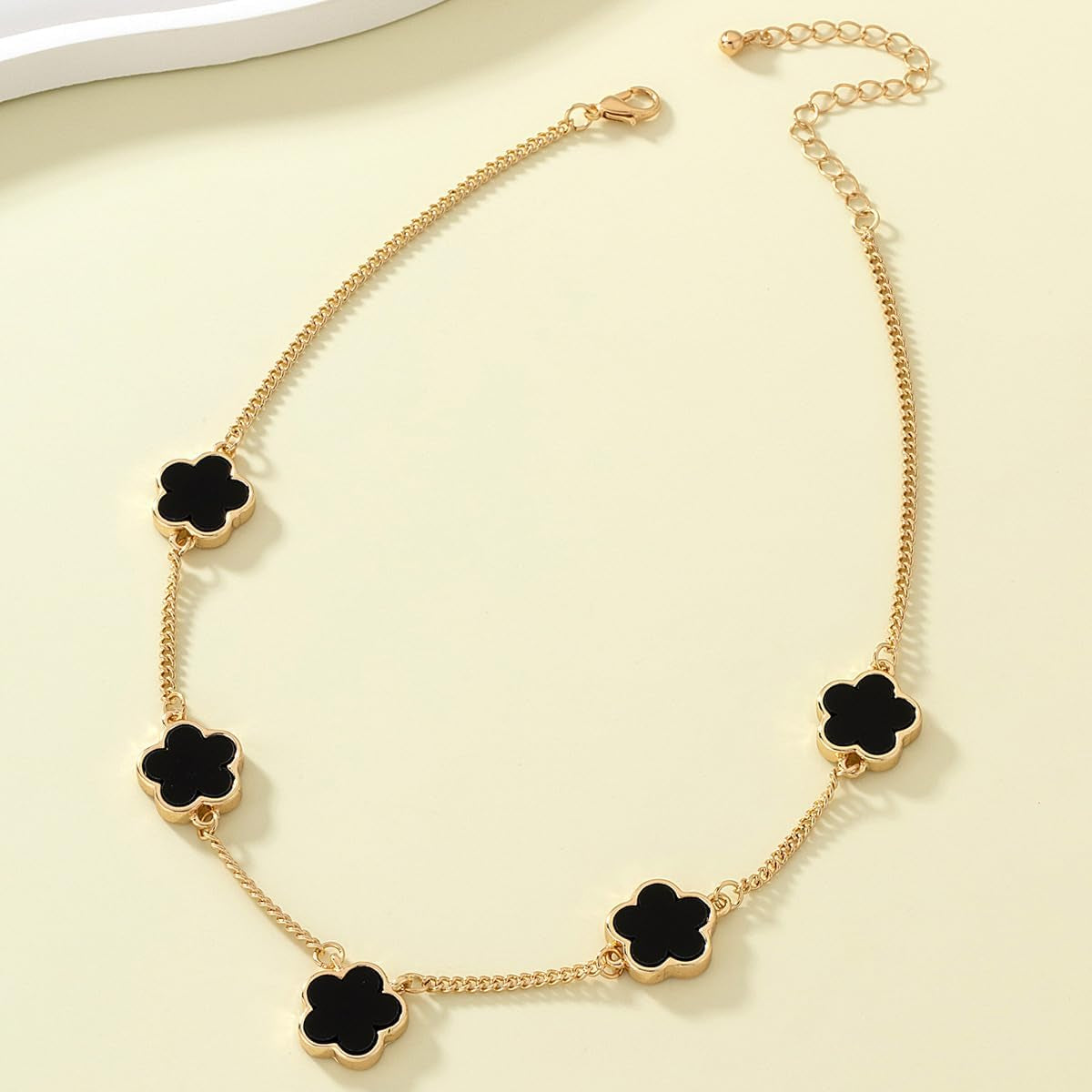 1 PC Five-Leaf Clover Flower Necklace, Black and Gold Tone Chain Jewelry for Women, Trendy Accessory for Casual Wear, Fashionable Jewelry for Her (Black&Gold)